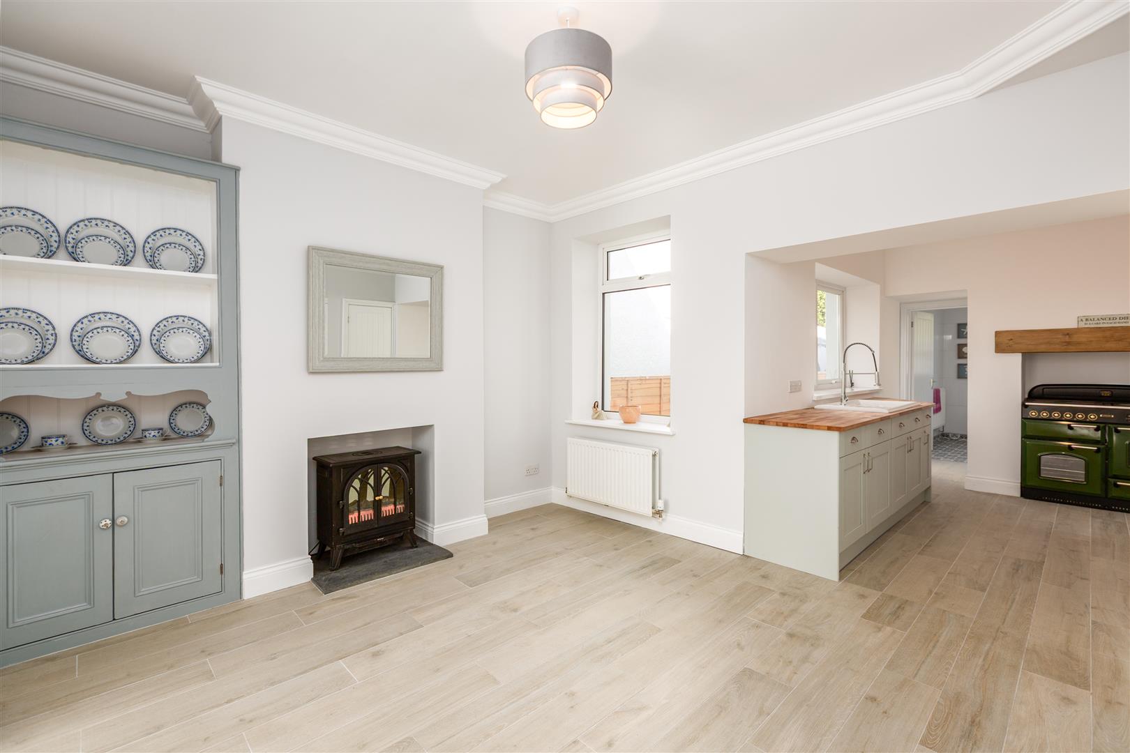 High Street, Clydach, Swansea, SA6 5LN